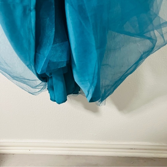 Poppies and Roses Girls Size 10 Sleeveless Sequin Bodice Corkscrew Long Dress - Picture 4 of 11